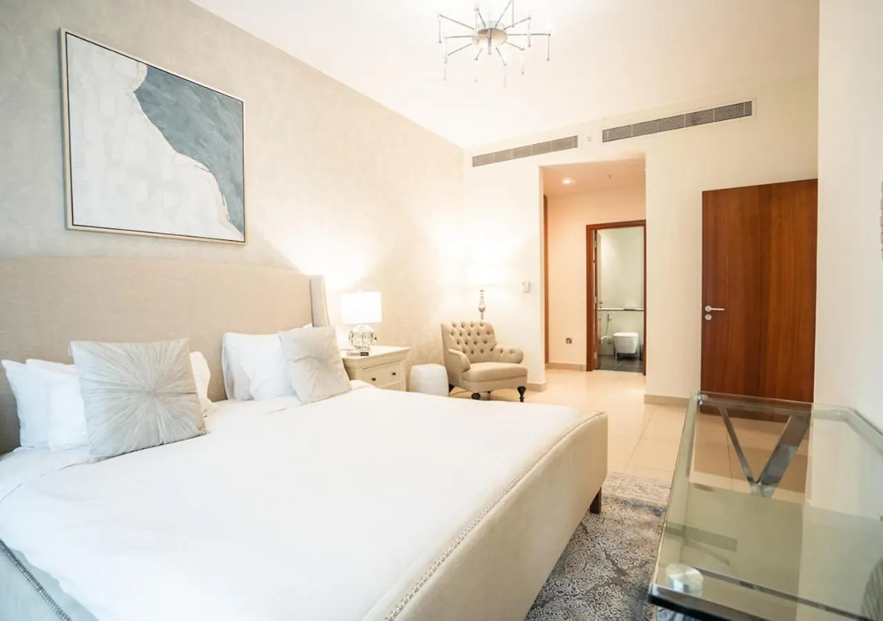 Nasma Luxury Stays - Central Park Tower Dubai Apartment