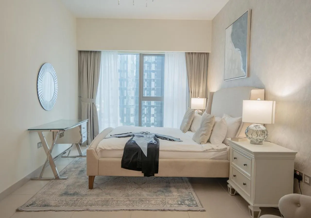 Nasma Luxury Stays - Central Park Tower Dubai Apartment