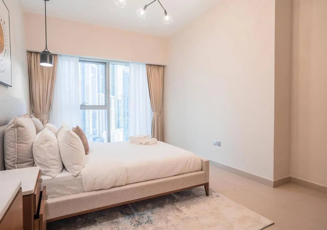 Nasma Luxury Stays - Central Park Tower Dubai Apartment